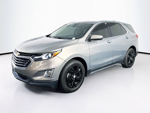 Used 2018 Chevrolet Equinox LT image 3