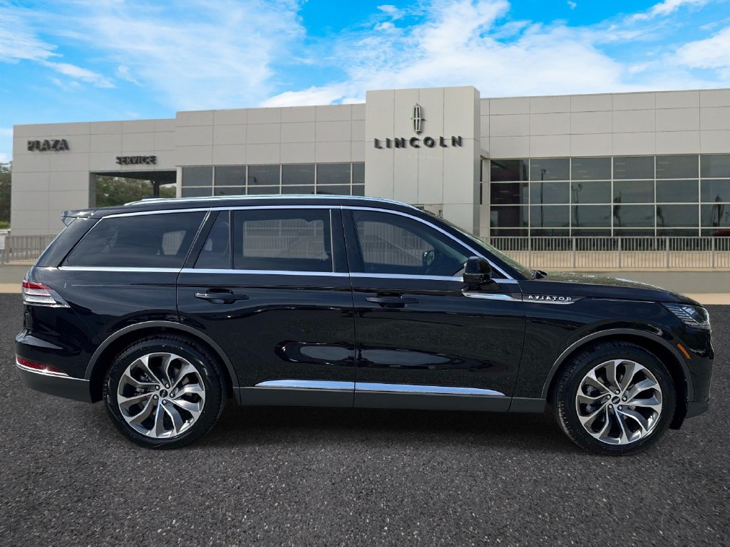 New 2027 Lincoln Aviator 2WD image 2