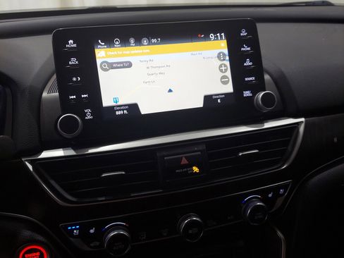 Used 2019 Honda Accord Touring image 14