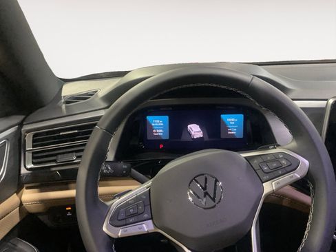 Used 2024 Volkswagen Atlas Cross Sport SE AWD/4WD image 19