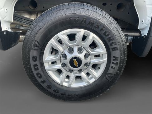 Used 2024 Chevrolet Silverado 2500 LT image 10