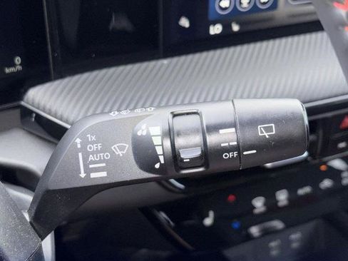 Certified 2025 Nissan Kicks SR w/ SR Premium Package FWD image 29