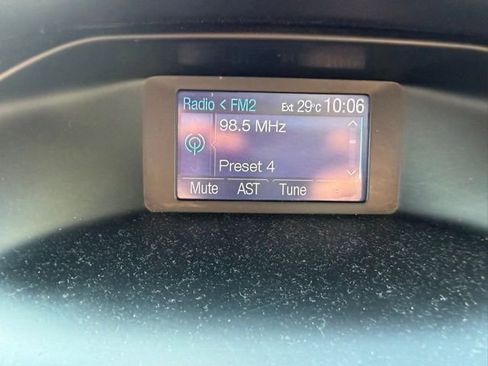 Used 2014 Ford Focus SE image 12