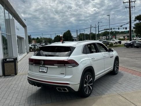 Certified 2025 Volkswagen Atlas Cross Sport SEL Premium R-Line AWD/4WD image 12