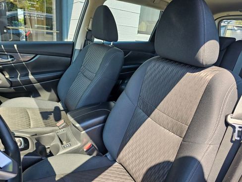 Used 2018 Nissan Rogue S image 23