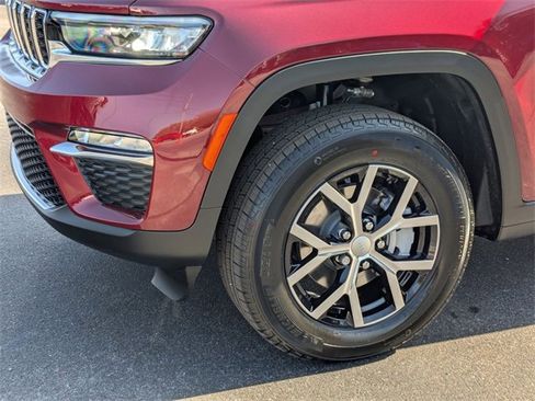 New 2025 Jeep Grand Cherokee Limited image 8