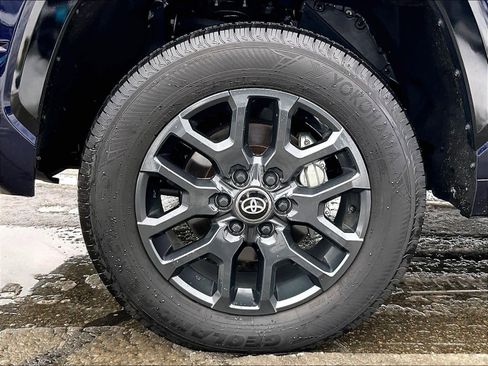 Used 2025 Toyota Tundra Platinum image 7