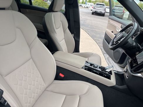 Used 2026 Volvo XC90 B6 Plus AWD/4WD image 34