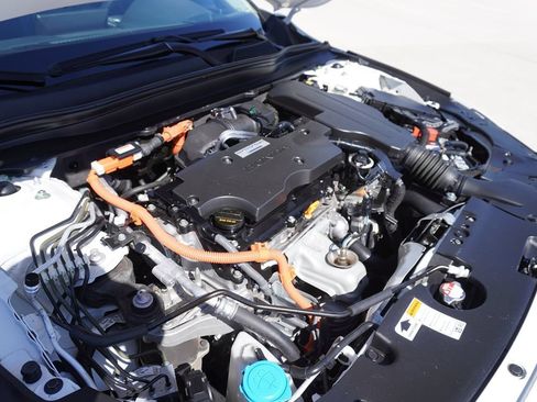 Used 2019 Honda Accord Touring image 5
