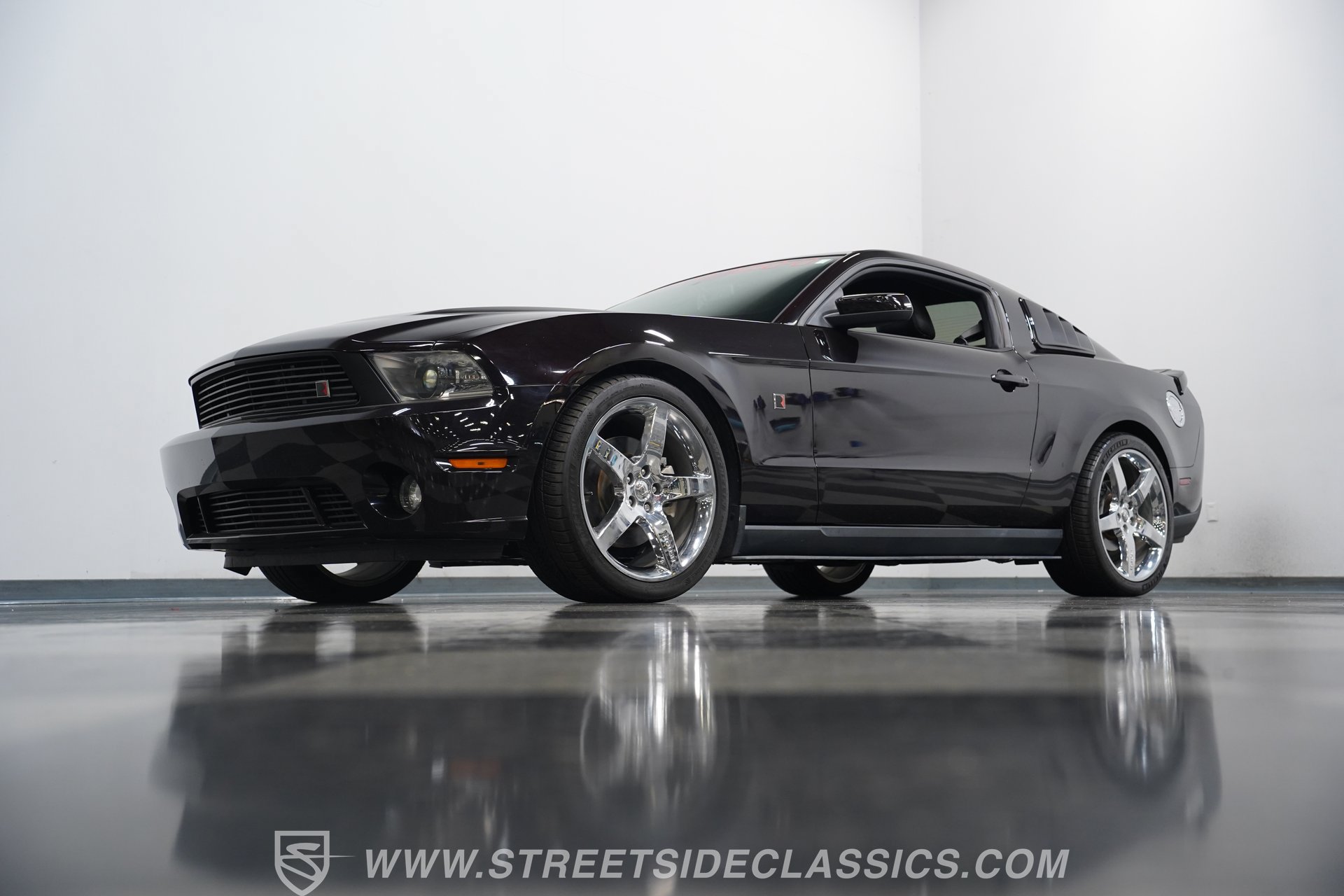Used 2012 Ford Mustang GT Premium w/ HID Headlamps & Security Pkg RWD image 20