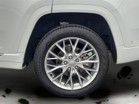 Used 2025 Jeep Grand Cherokee Summit AWD/4WD image 34