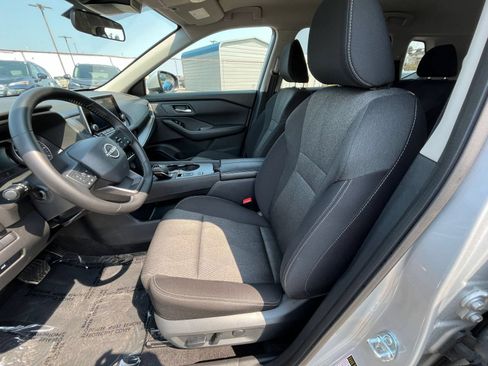 Used 2025 Nissan Rogue SV FWD image 29