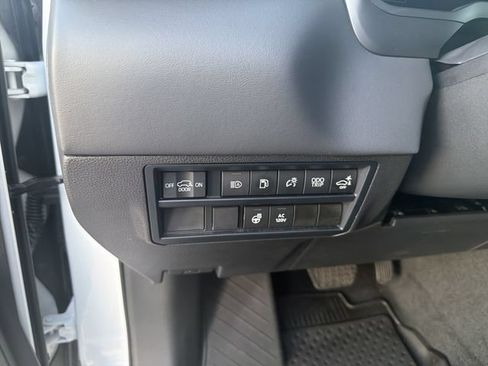 Certified 2024 Toyota Sequoia Platinum AWD/4WD image 11