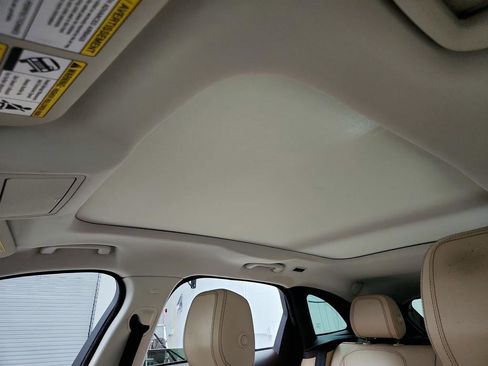 Used 2017 Jaguar F-PACE Prestige image 15