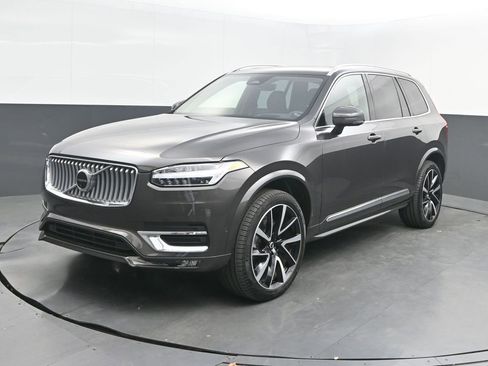 Certified 2023 Volvo XC90 B5 Plus AWD/4WD image 1
