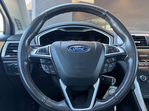 Used 2015 Ford Fusion Energi SE FWD image 22