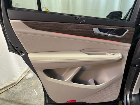 Used 2025 Volkswagen Atlas SEL Premium R-Line AWD/4WD image 23