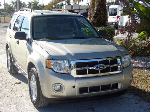 Used 2012 Ford Escape XLT image 11