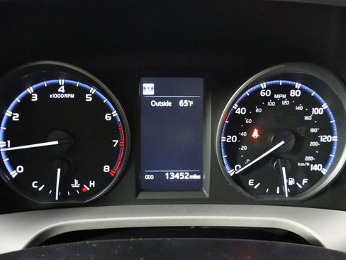 Used 2017 Toyota RAV4 LE image 11