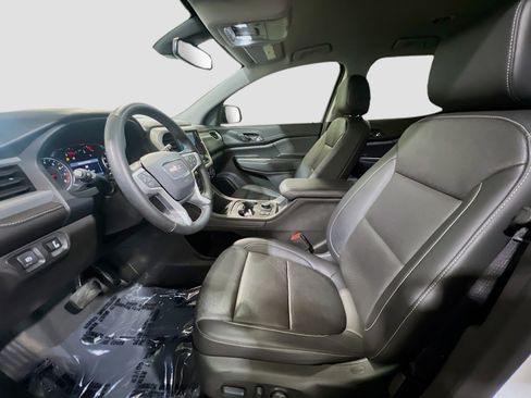Used 2023 GMC Acadia SLT w/ Elevation Edition image 16