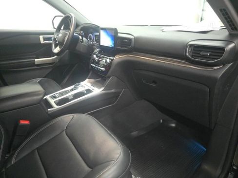 Used 2023 Ford Explorer Limited w/ Equipment Group 301A image 4