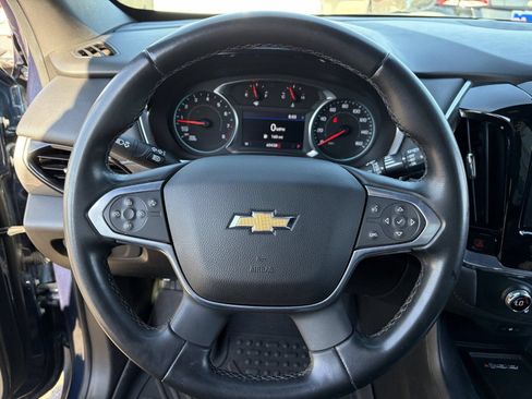 Used 2023 Chevrolet Traverse LT FWD image 24