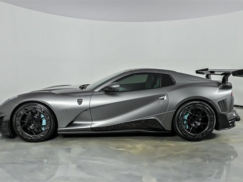 Used 2021 Ferrari 812 GTS RWD image 31