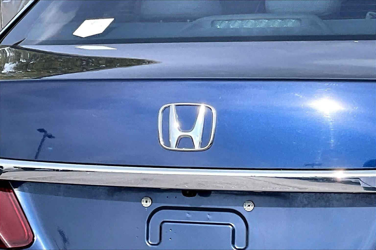 Used 2017 Honda Accord EX image 28