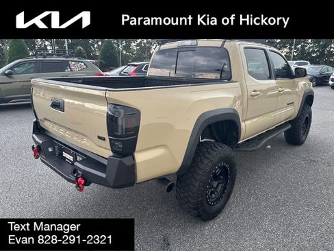 Used 2019 Toyota Tacoma TRD Off-Road AWD/4WD image 7