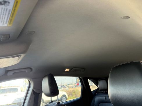 Used 2020 Ford Escape Titanium image 7