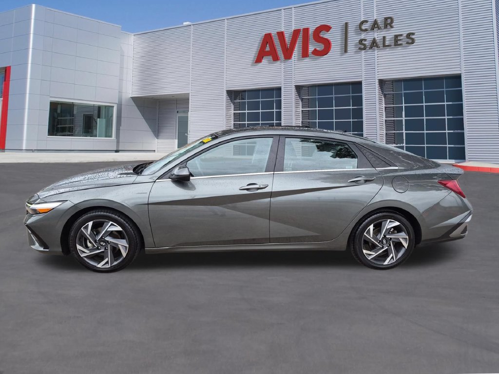 Used 2025 Hyundai Elantra SEL FWD image 10