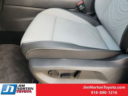 Used 2025 Volkswagen Tiguan SE R-Line AWD/4WD image 24