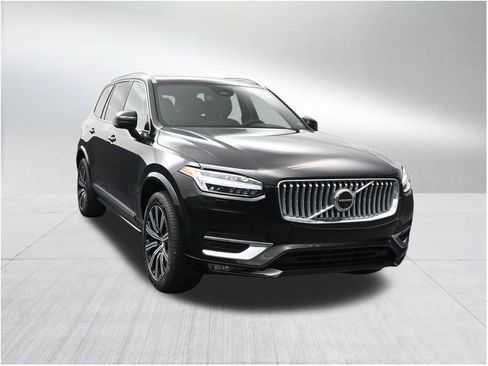 Used 2024 Volvo XC90 B6 Plus AWD/4WD image 7