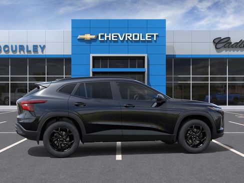 New 2026 Chevrolet Trax LT w/ Driver Confidence Package FWD image 5