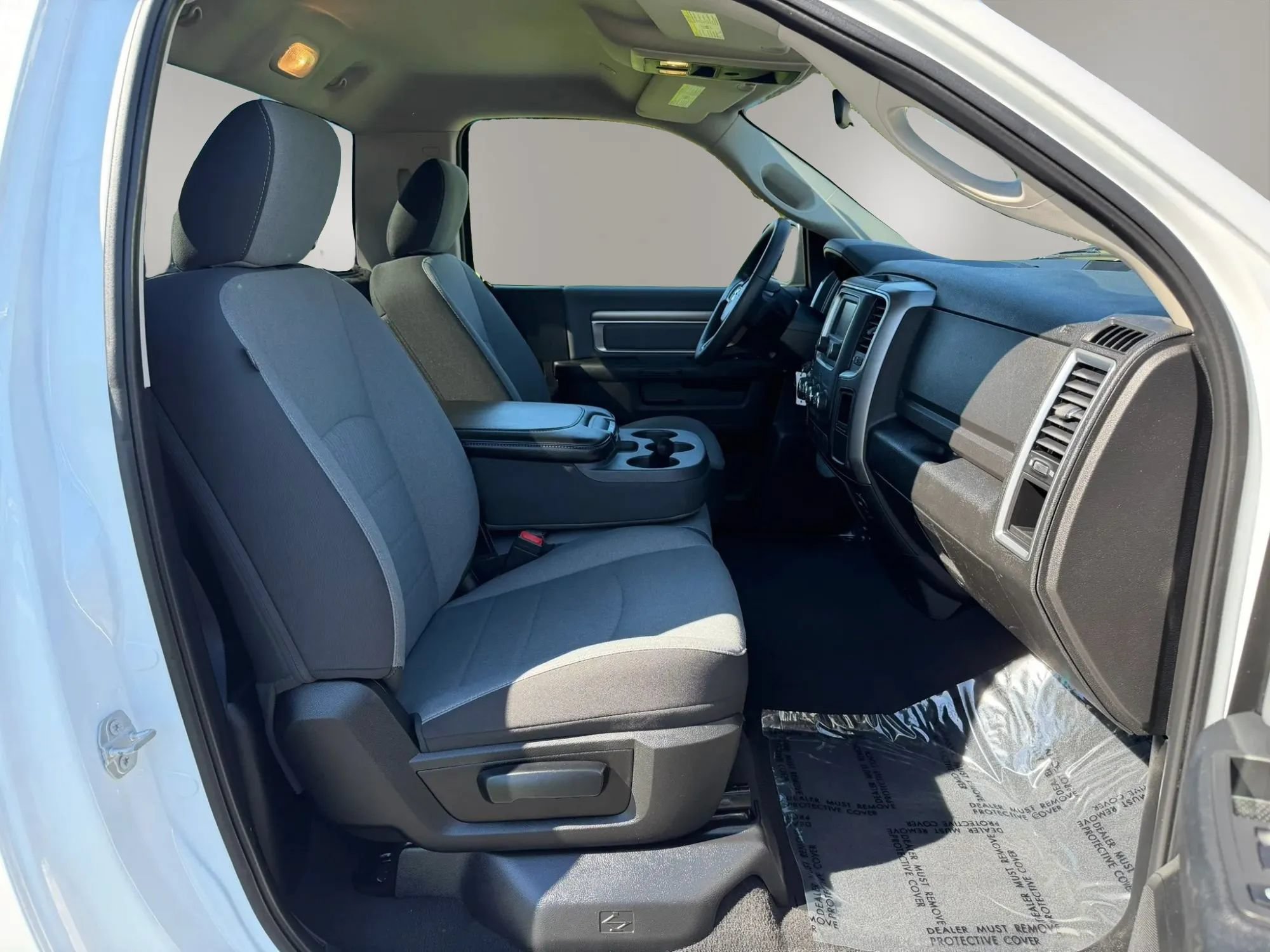 Used 2022 RAM 1500 Classic SLT AWD/4WD image 2