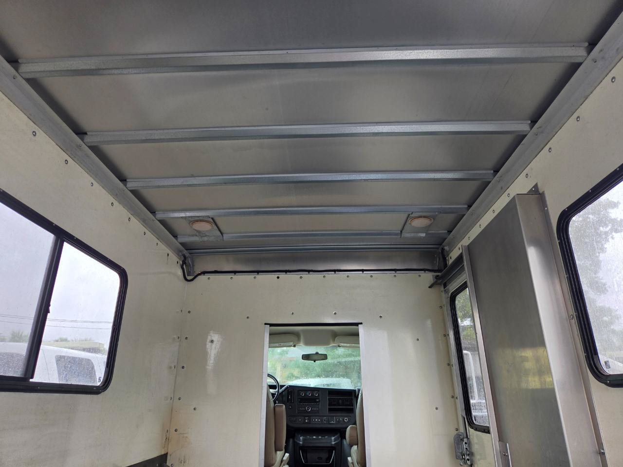 Used 2016 Chevrolet Express 3500 RWD image 12