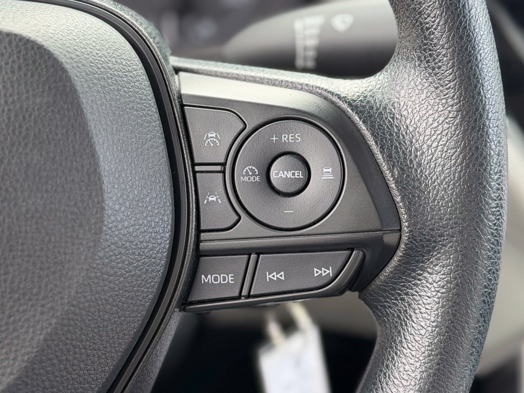Used 2024 Toyota Corolla Cross L FWD image 9