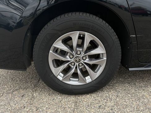 Used 2023 Toyota Sienna XLE image 32