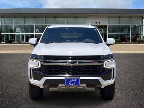 Used 2022 Chevrolet Tahoe Z71 w/ Luxury Package AWD/4WD image 2