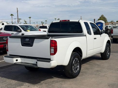 Used 2015 Nissan Frontier Desert Runner RWD image 10