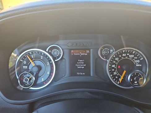 Used 2021 RAM 2500 Tradesman w/ Chrome Appearance Group image 16