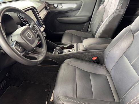 Used 2019 Volvo XC40 T5 Momentum AWD/4WD image 18