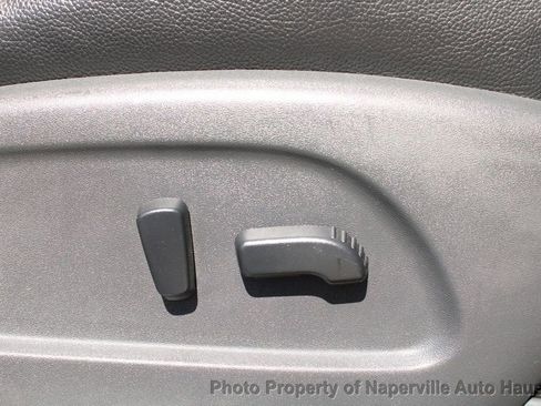 Used 2018 Nissan Titan SL w/ Midnight Edition AWD/4WD image 38