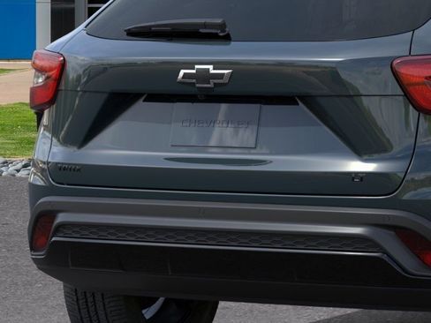 New 2026 Chevrolet Trax LT w/ Driver Confidence Package FWD image 14