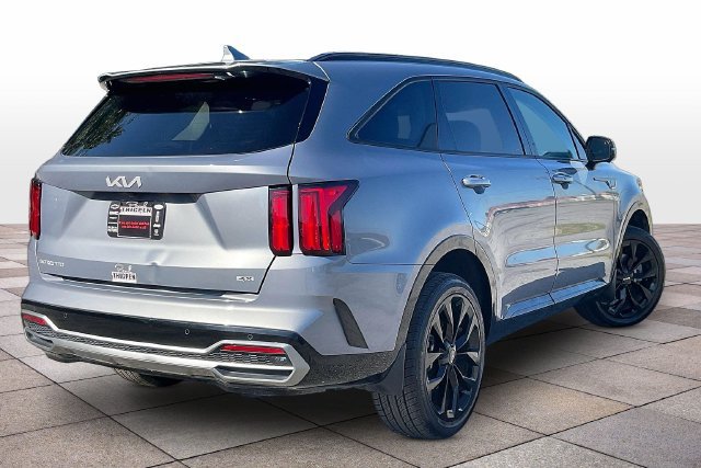 Used 2023 Kia Sorento SX AWD/4WD image 14