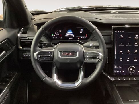 Used 2025 GMC Acadia Elevation w/ Elevation Premium Package image 12