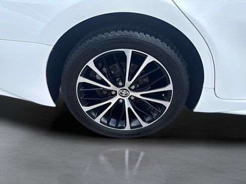 Used 2020 Toyota Camry SE FWD image 30