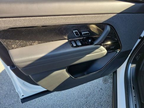 Used 2023 Land Rover Range Rover Sport SE Dynamic image 22