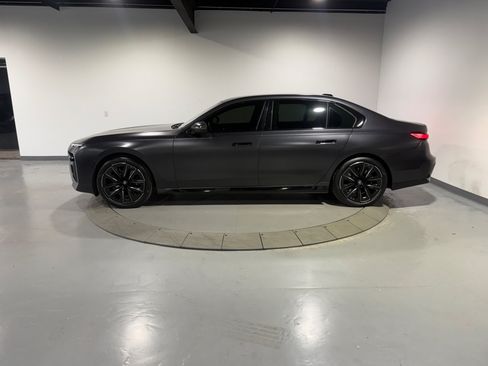 Used 2023 BMW 740i w/ Parking Assistance Package RWD image 12