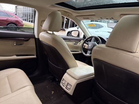 Used 2016 Lexus ES 350 w/ Navigation System Package image 8